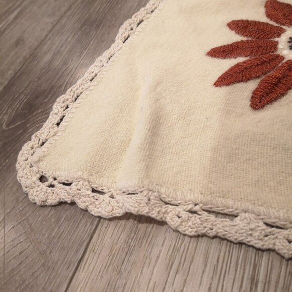 Vintage Crewel Tablecloth Hand Embroidered Floral Brown &Gold Crochet Lace Edge - Picture 6 of 14